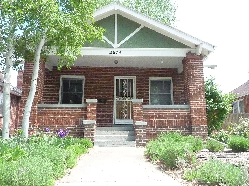 2674 Lowell Blvd
