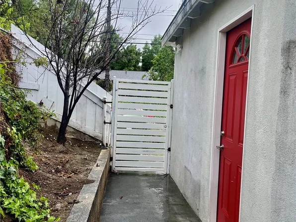 20757 Clark St, Woodland Hills, CA 91367