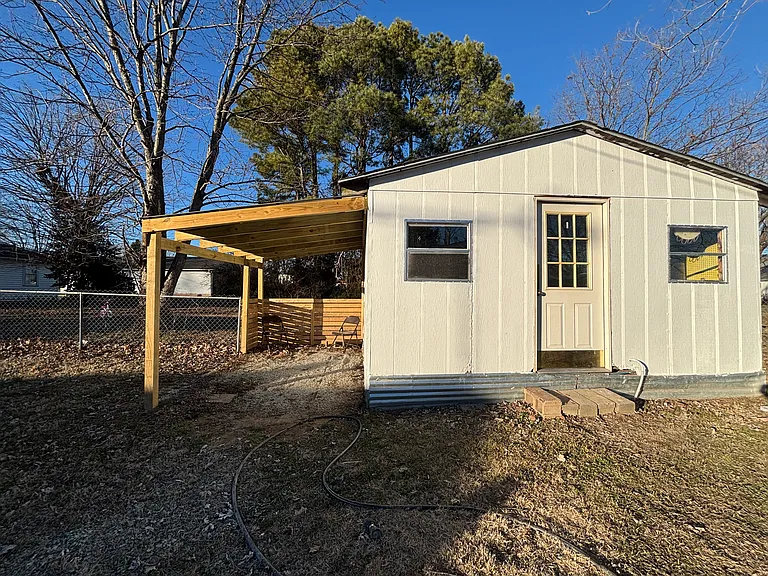 204 W England Ave — Photo 19