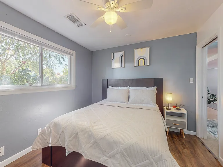 2810 Carolina St NE — Photo 15