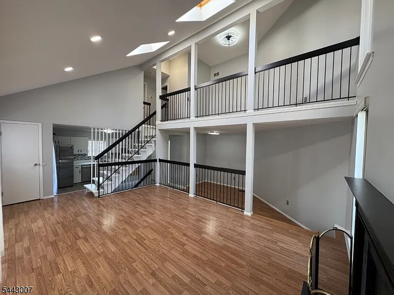 3811 Bloomingdale Dr — Photo 5
