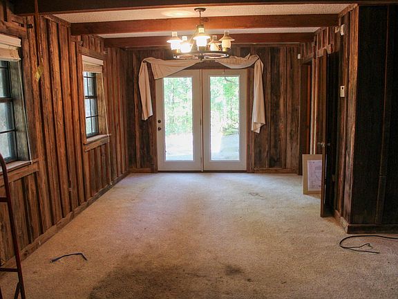5th image of 120 Wood Hill Ln