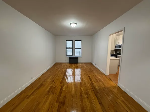 1015 Washington Avenue image 1 of 4