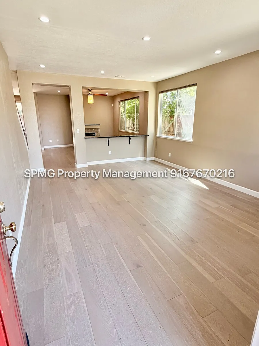 Building Photo - 609 Granada Pass Dr