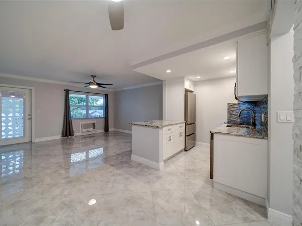 2160 NE 56th Court #206, Fort Lauderdale, FL 33308