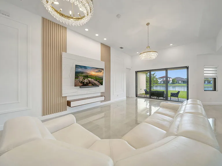 12055 Lake Trail Ln — Photo 9