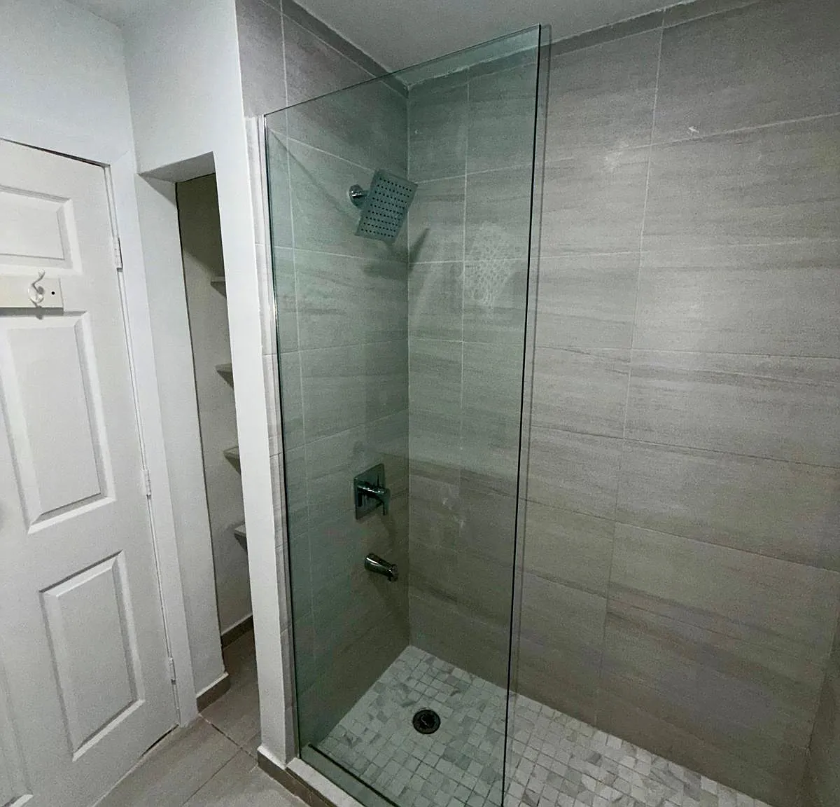 3 bed, 2.0 bath, 1200 sqft, $3,500 — Photo 2