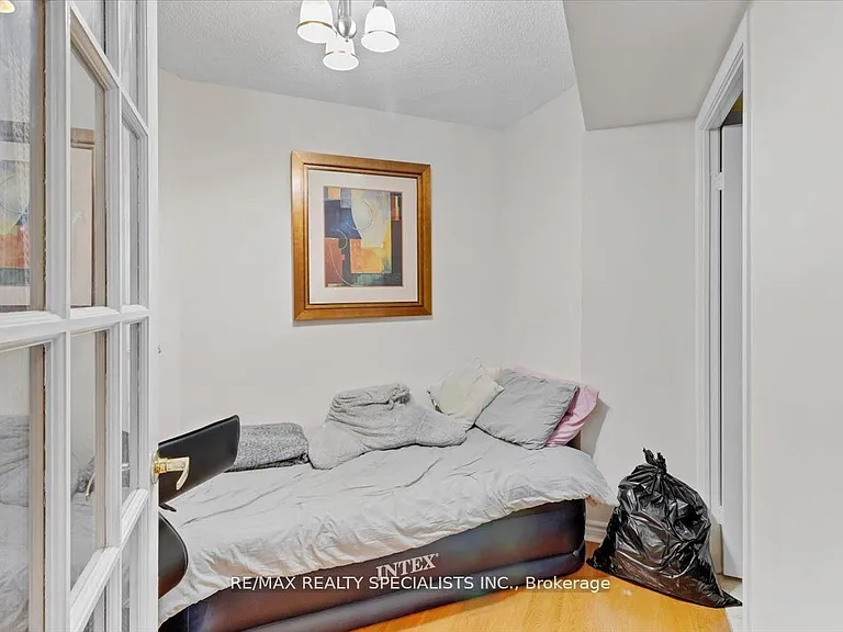 25 Kingsbridge Garden Cir #1720 — Photo 21