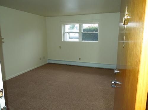 2nd image of 21 Alan Ln APT B1