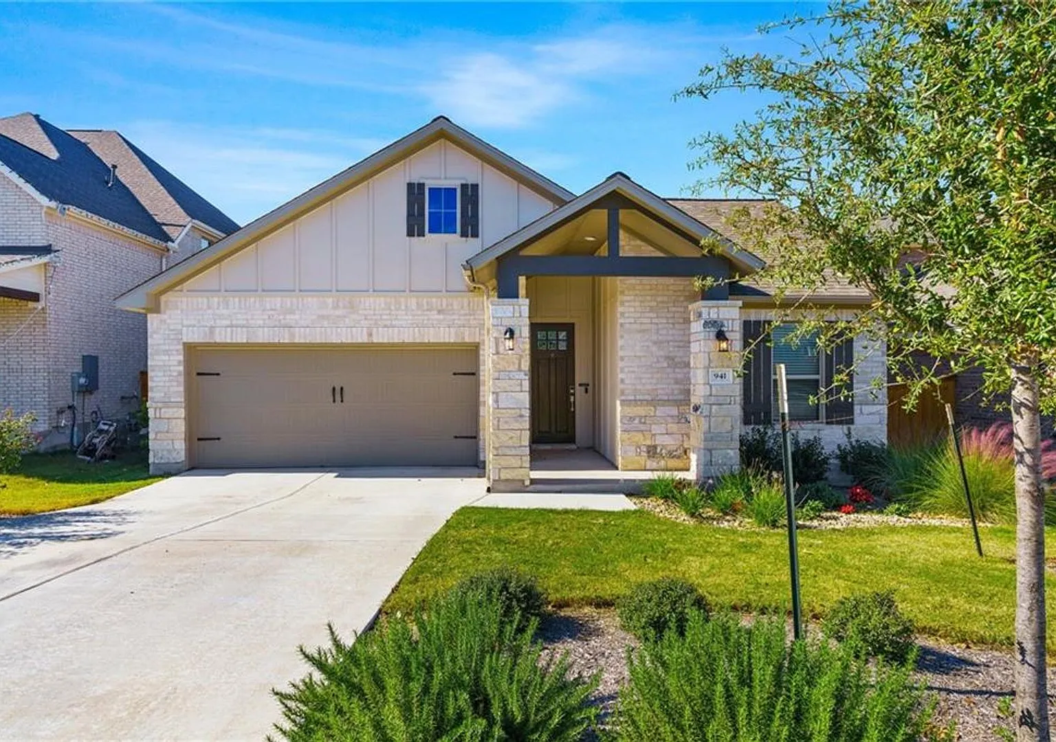 Amazing Updated 3-Bedroom Home in Palmera Ridge — Photo 1