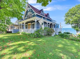 9 Clinton Ave, Northport, ME 04849