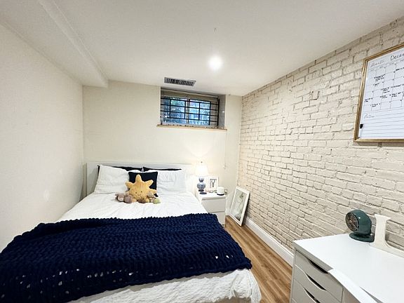 5th image of 96 Gainsborough St #103WW