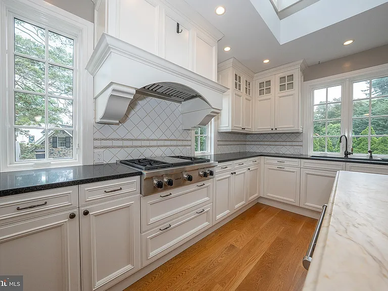 101 E Brookhaven Rd — Photo 28