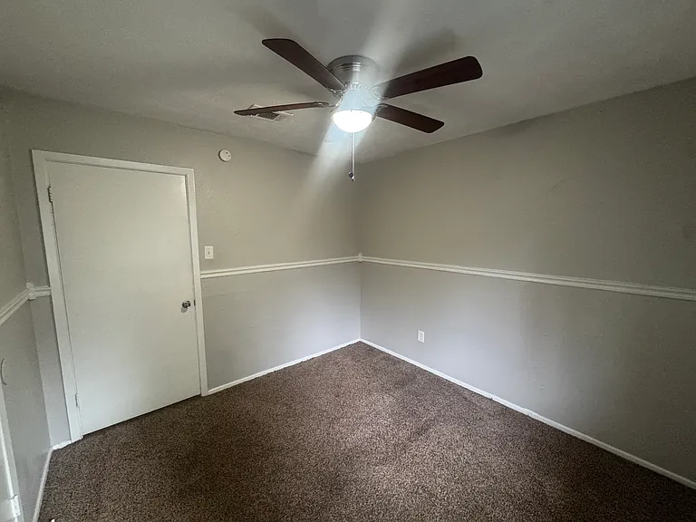 23139 Lestergate Dr — Photo 11