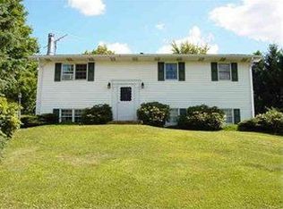 690 Stewart Run Rd, Chester, WV 26034