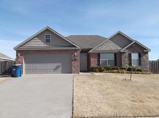 2300 SW Montana Ave, Bentonville, AR 72712