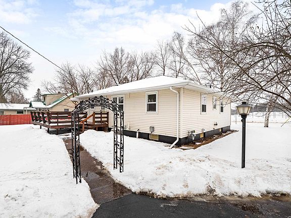 5th image of 2202 Sahlman Ave