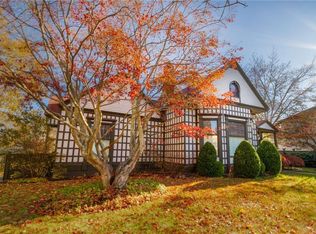 4 Hunter Ave, Newport, RI 02840