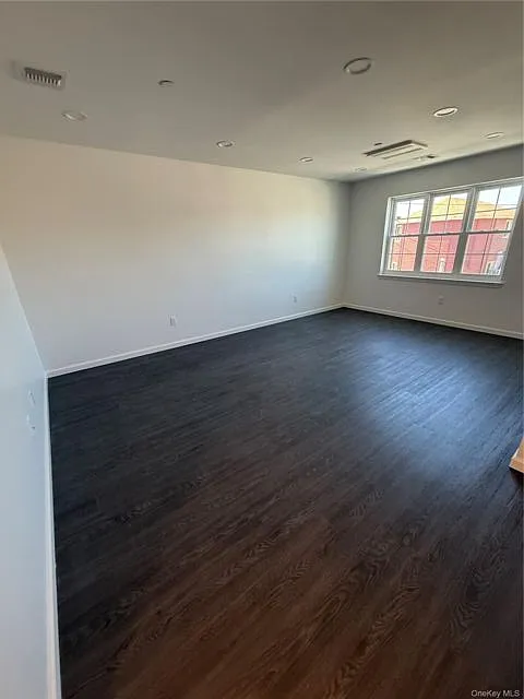 3 bed, 2.0 bath, 2037 sqft, $3,500 — Photo 3