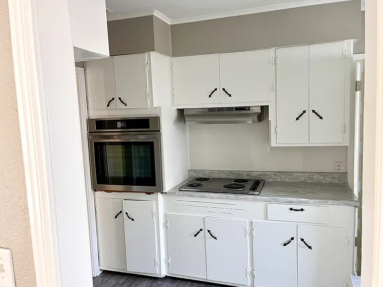 2441 N Akin St — Photo 3