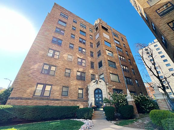 2nd image of 103-4804 Jefferson St APT 103