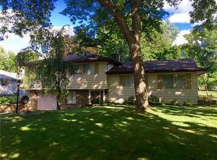 2029 E Crest Dr, Toledo, OH 43614