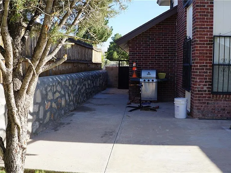 11549 Kristy Weaver Dr — Photo 26