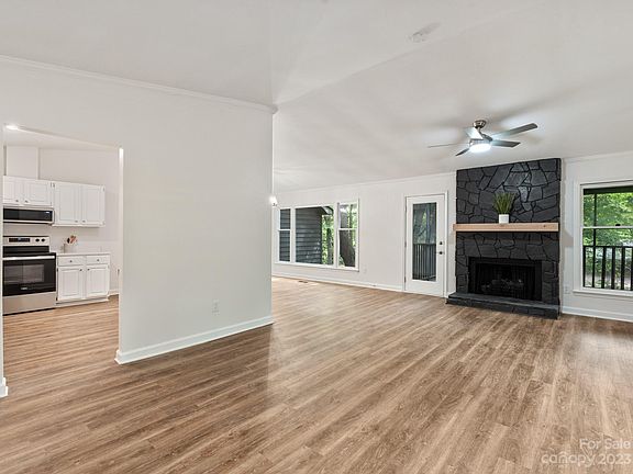 3rd image of 788 Bridgewood Dr #701
