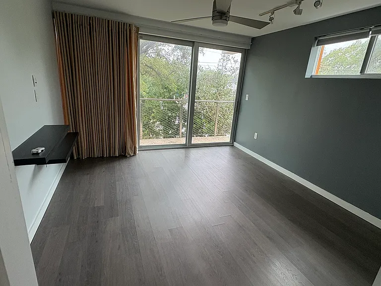 6345 SW 62nd Ave — Photo 11