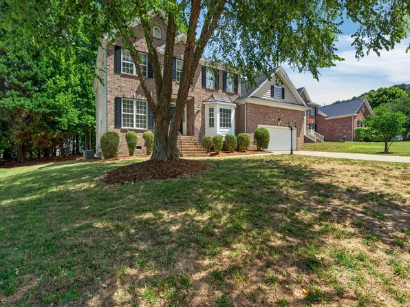 102 Hemingford Grey Ct, Cary, NC 27518