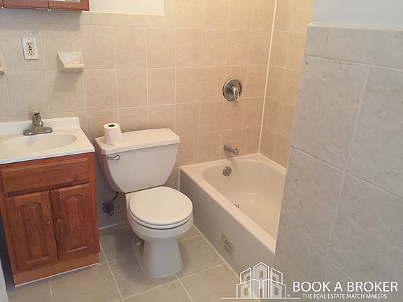 4th image of 635 Lexington Ave #1