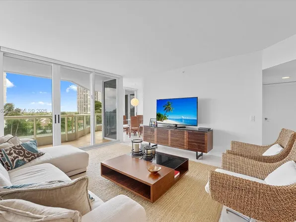 21055 Yacht Club Dr APT 802, Aventura, FL 33180