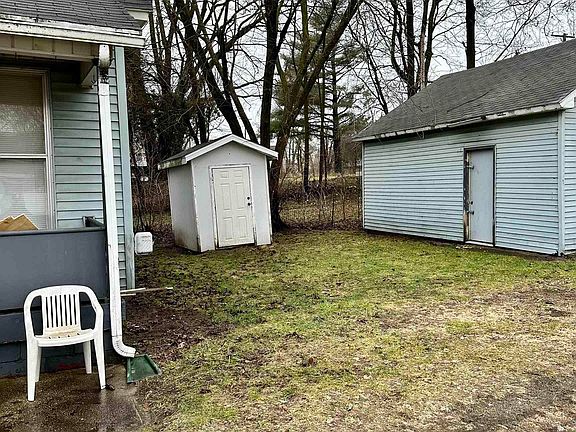 5th image of 414 Aspenwald Ave