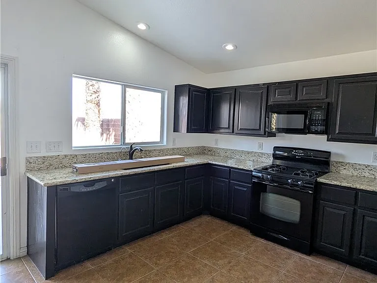2266 Smokey Sky Dr — Photo 11