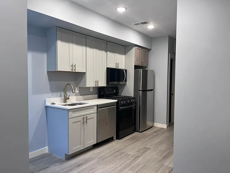 712 Girard St NW #1 — Photo 7