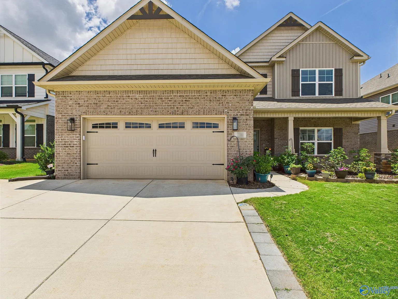 5 bed, 3.5 bath, 3439 sqft, $3,100 — Photo 2
