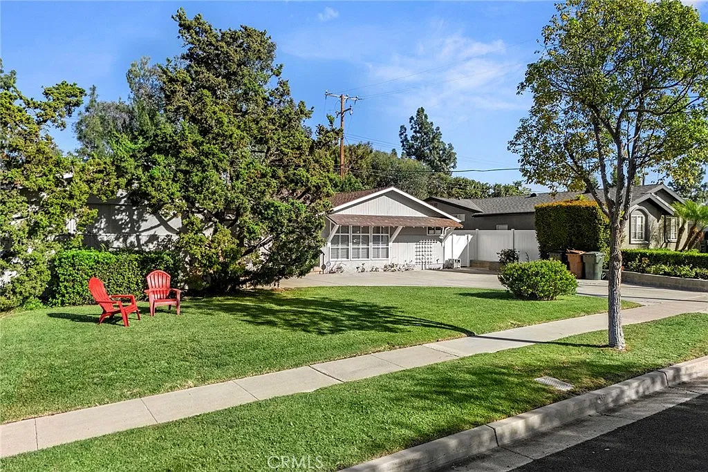 3 bed, 1997 sqft, $4,500 — Photo 2