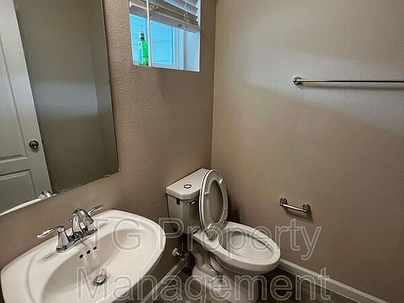 3rd image of 12681 Josslyn Ln