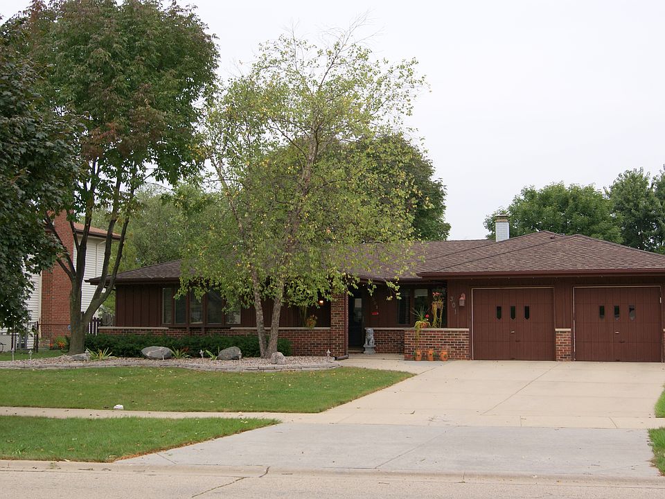 1st image of 301 S Knollwood Dr