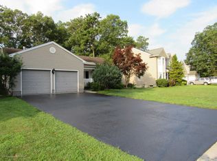 1035 Sailor Dr, Manahawkin, NJ 08050