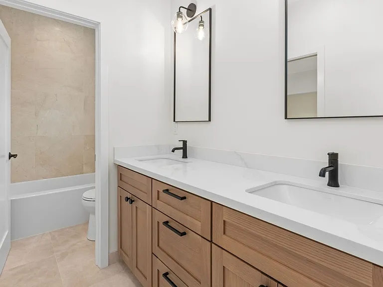 243 Dahlia Ave — Photo 21