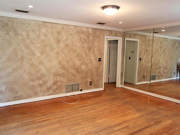 5th image of 729 Moravon Ave