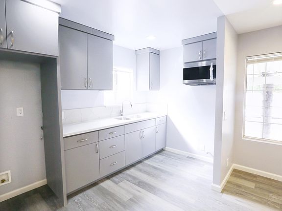 4th image of 3406 Tyburn St