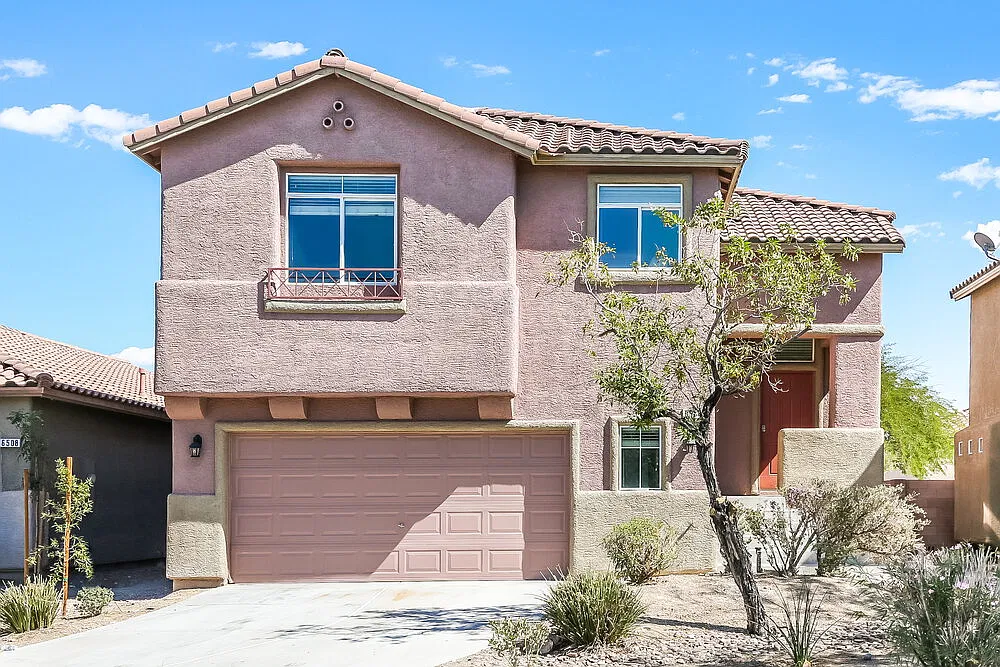 3 bed, 2.5 bath, 1958 sqft, $2,260 — Photo 1