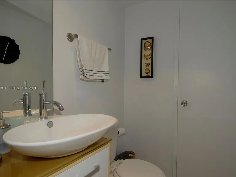 600 NE 36th St #1212 — Photo 13