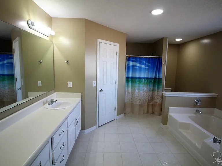 1100 Freeboard Blvd — Photo 10