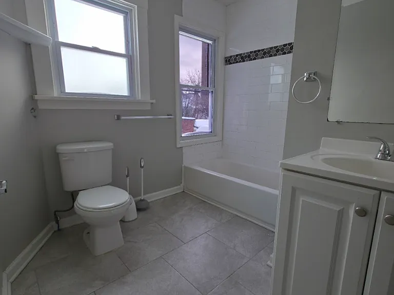 1625 Lakewood Ave — Photo 6