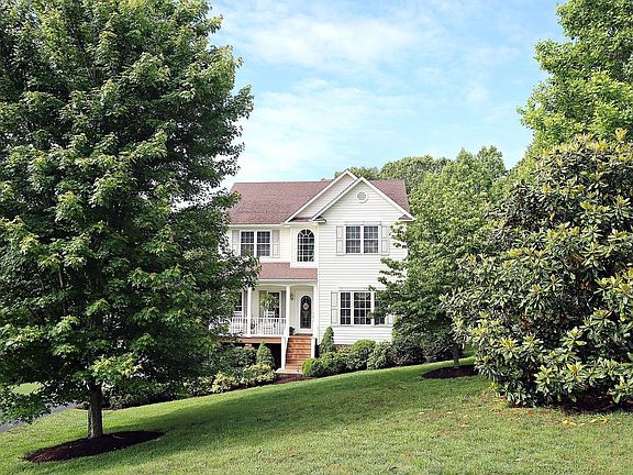 2nd image of 1567 Silver Creek Dr