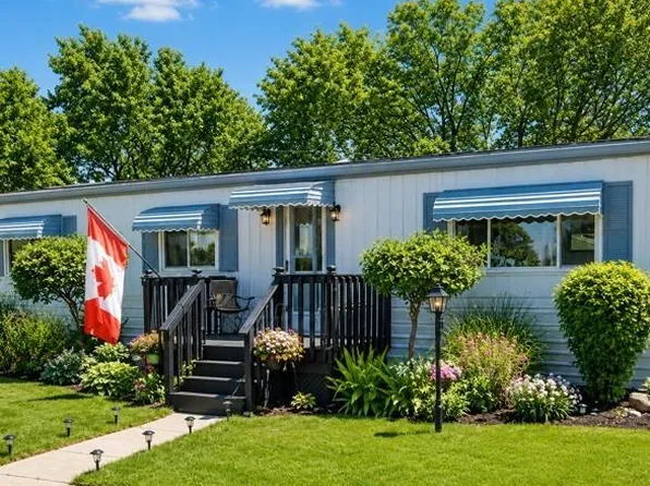 48 Malden Hill Dr, Amherstburg, ON N9V 3E1