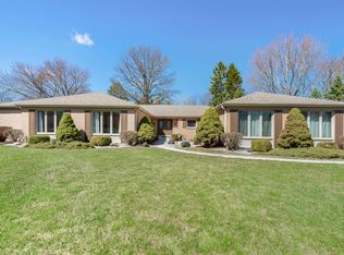 1449 S Shore Ct, Barrington, IL 60010